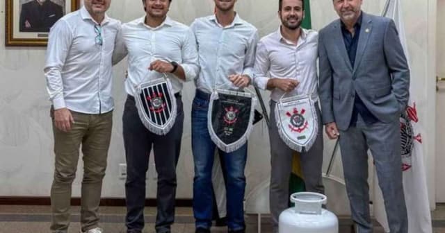 Corinthians fecha nova parceria e mira recorde financeiro