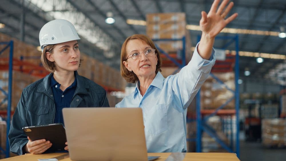Tecnologias ERP, como SAP Business One, aumentam a eficiência operacional nas indústrias. Reprodução: Globo