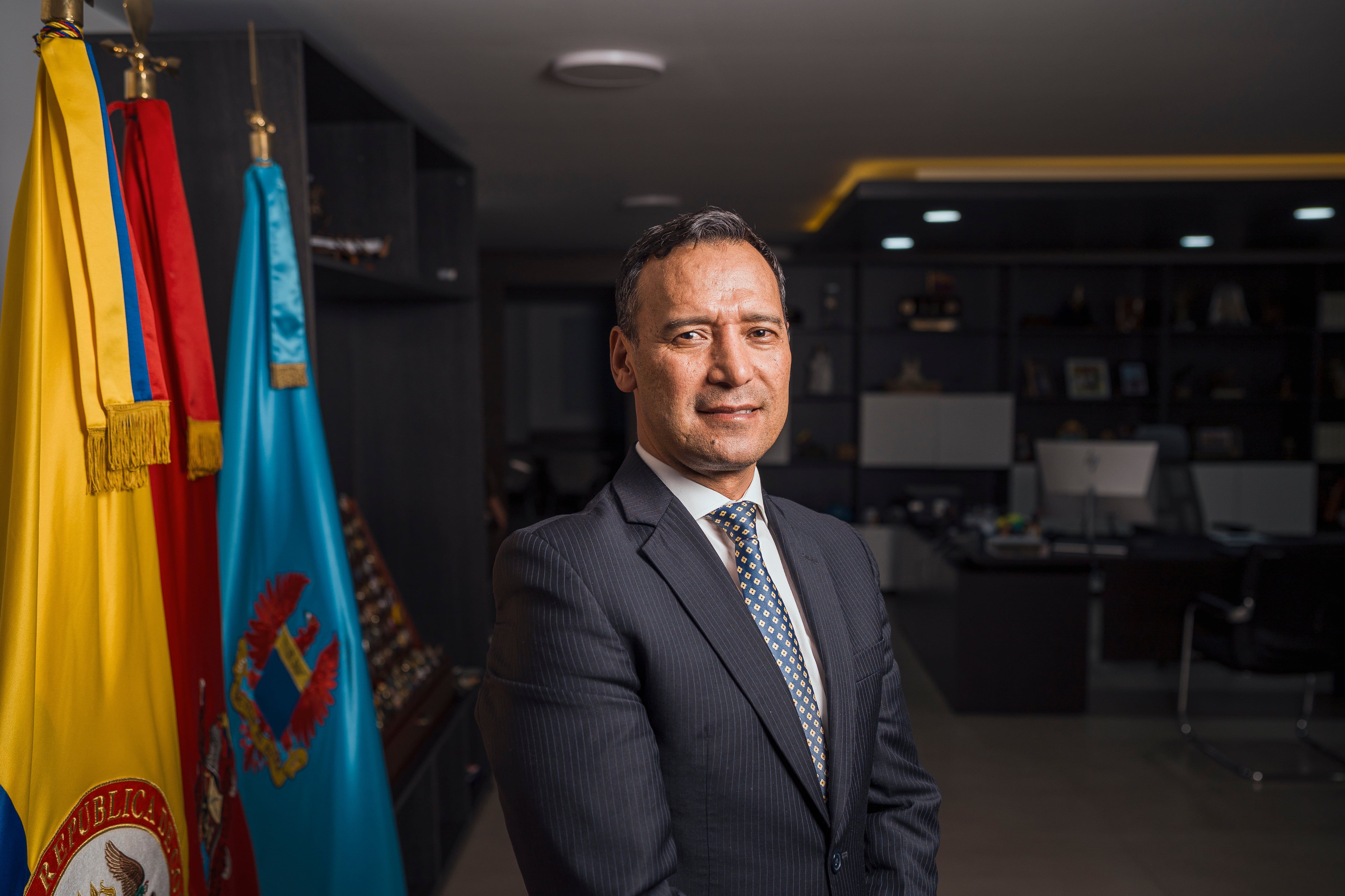 Ministro da Defesa da Colômbia discute crise com o Equador e a origem da bomba.. Reprodução: Elpais