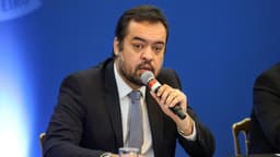 Suspensão do julgamento de Castro no TRE-RJ é destaque