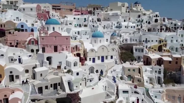 Atividade sísmica em Santorini gera alerta sobre terremotos