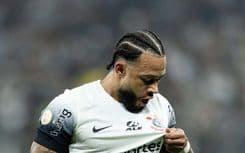 Memphis Depay enfrenta tensão no Corinthians após cobranças e ausência em treino. Legenda da imagem. Reprodução: As