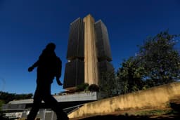 Edifício do Banco Central, em Brasília, palco do debate sobre a Selic a 15%. Legenda da imagem. Reprodução: Retorno do item 11