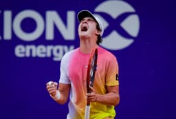 João Fonseca conquista vitória e avança no ATP de Buenos Aires