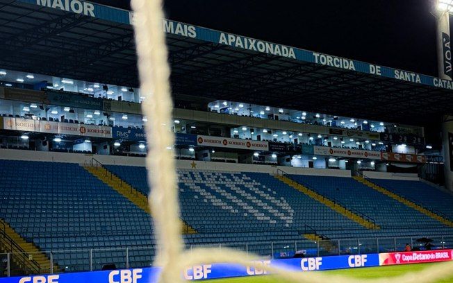 [Barra x Corinthians: usuários protestam online contra renda milionária]. Reprodução: Esporte