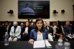 Lina Khan testemunha perante o Comitê Judicial da Câmara em Washington, após polêmica sobre Figma. Reprodução: Business Insider