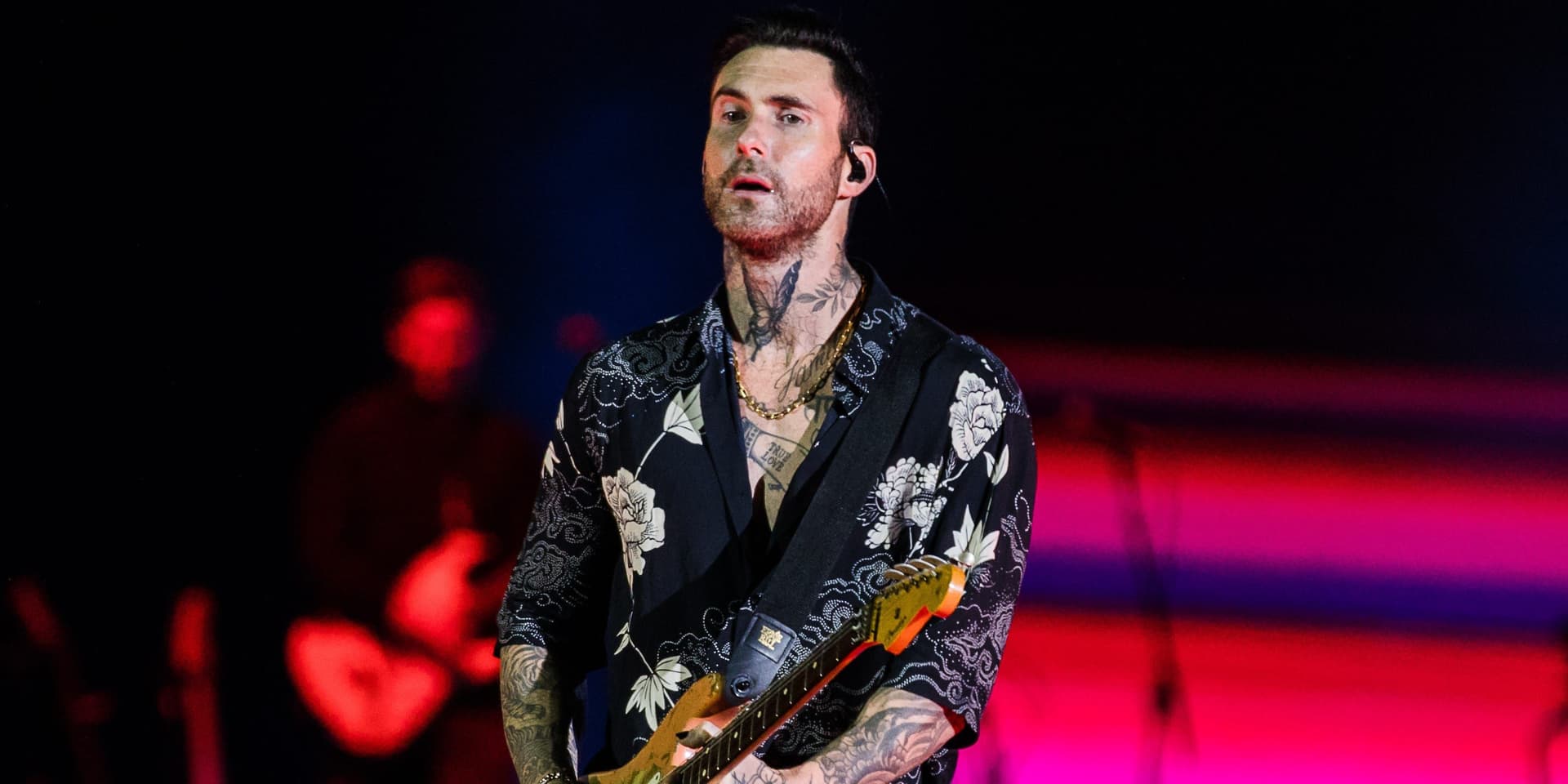 Adam Levine se apresenta ao vivo no Allianz Parque, em São Paulo, durante o show do Maroon 5. Reprodução: Mauricio Santana/Getty Images