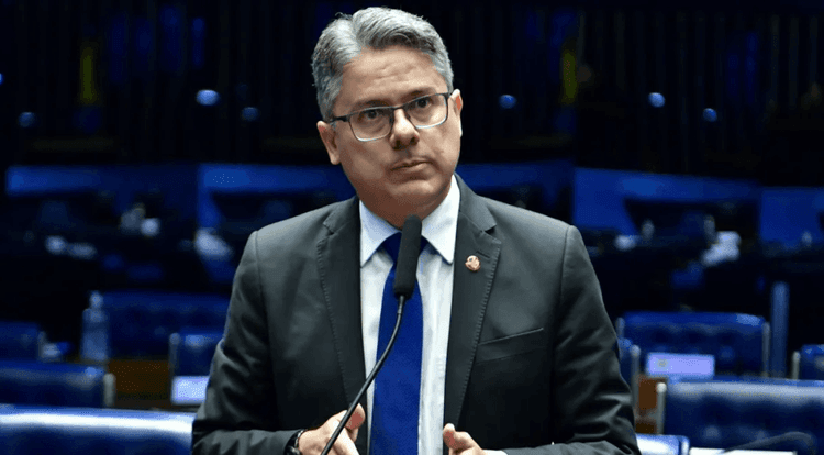 Senador Propõe Penas Mais Leves para Condenados do 8/1
