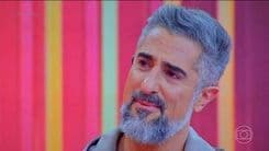 Marcos Mion se emociona ao receber mensagens de aniversário durante o Caldeirão. Reprodução: Globo
