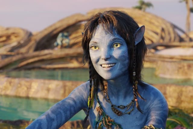 Reexibição de 'Avatar: A Caminho da Água' nos cinemas antes do lançamento de 'Fogo e Cinzas'. Reprodução: Gizmodo