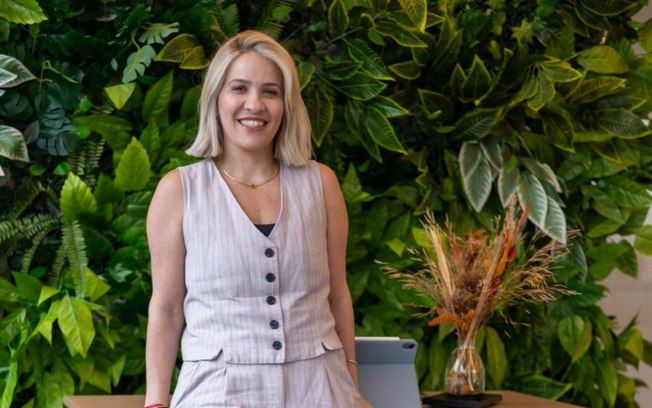 Thatiana Luiz destaca a importância da hidratação após a massagem para o bem-estar.