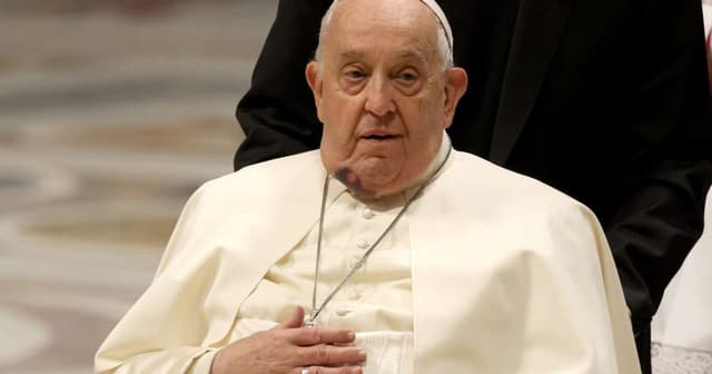 Estado de saúde do Papa Francisco é estável em internação