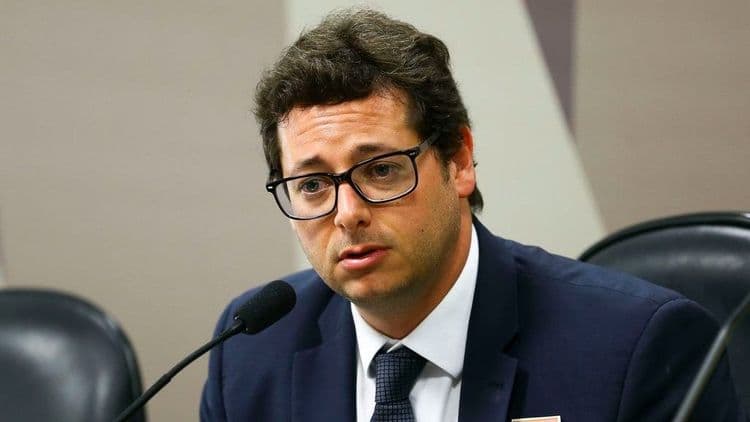 Delação de Mauro Cid gera polêmica e defesa de Wajngarten