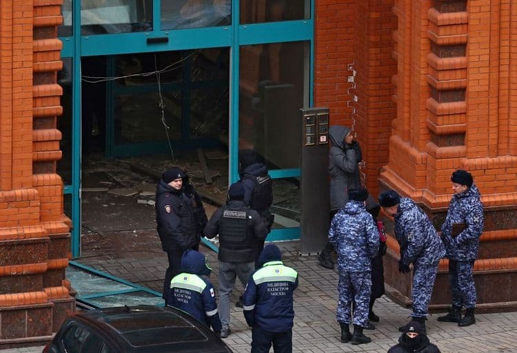 Explosão em Moscou resulta na morte de líder paramilitar