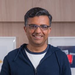 CEO Anil é afastado pelo conselho do Monzo por causa do timing do IPO. Reprodução: Techcrunch