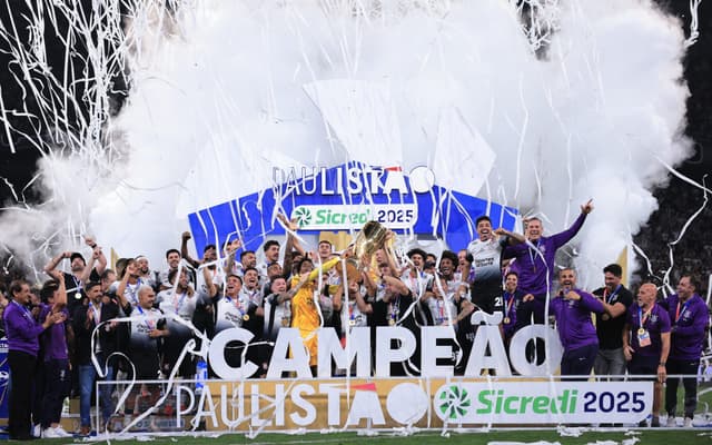 Corinthians Vence Paulista e Hugo Souza Se Destaca em Final