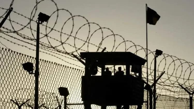 Trump quer ampliar prisão de Guantánamo para migrantes ilegais