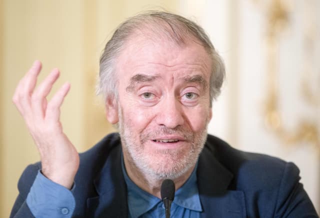 Maestro Valery Gergiev se apresentará na Itália, gerando protestos e polêmicas por seus laços com Putin. Reprodução: Globo