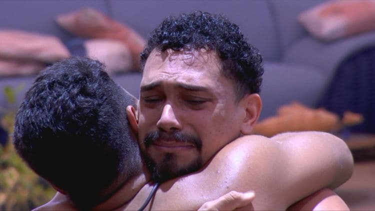 Fisioterapeuta fala sobre a aceitação da sexualidade do filho em família. Reprodução: Globo