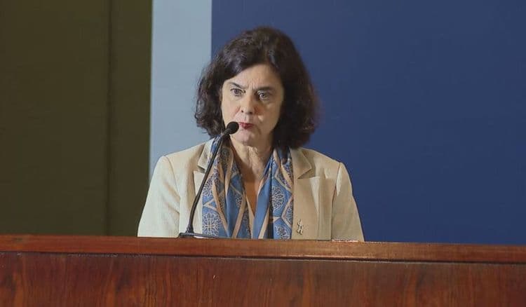 Aumento da dengue provoca crise no Ministério da Saúde