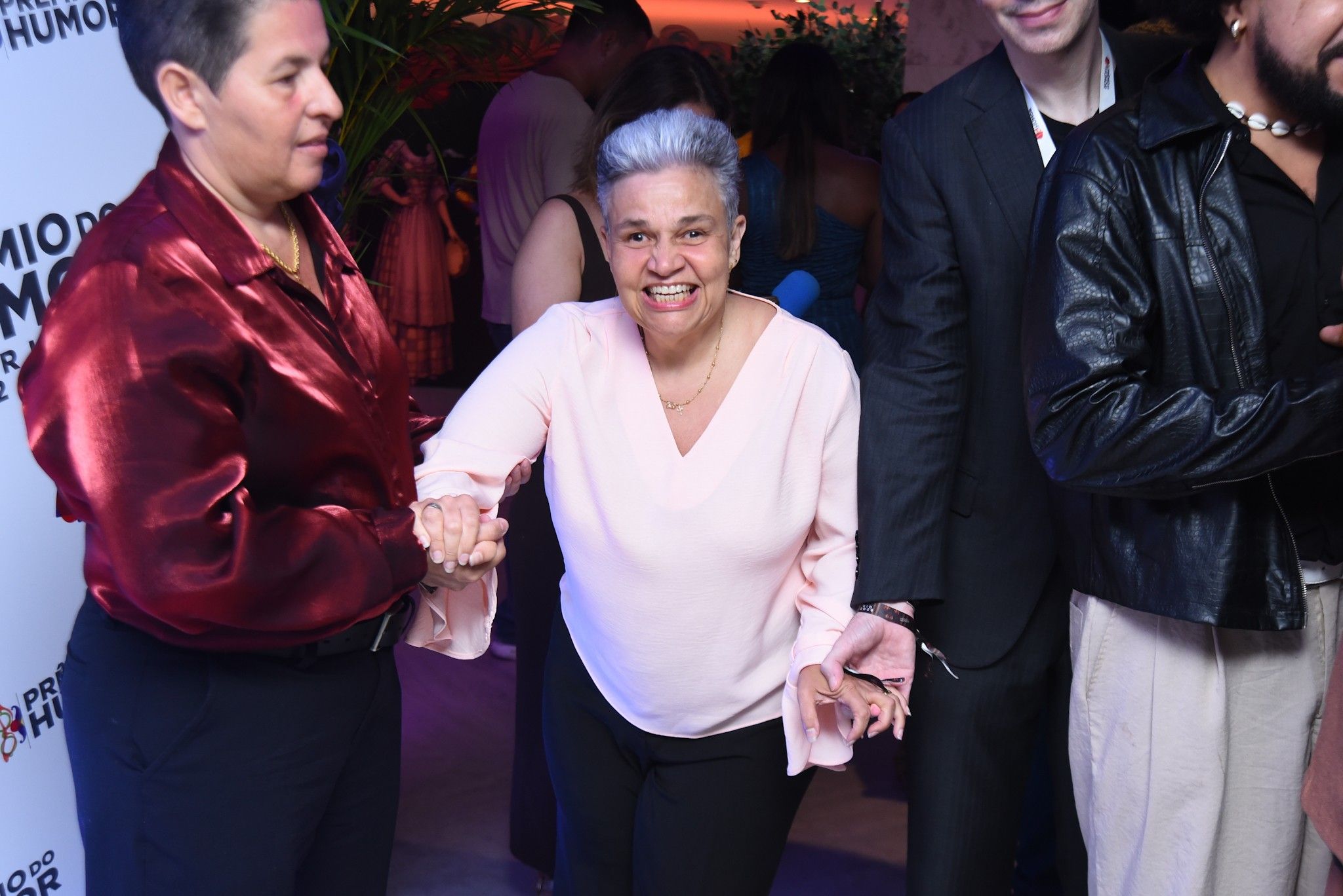 Claudia Rodrigues faz rara aparição no Prêmio do Humor, no Rio. Reprodução: Gshow