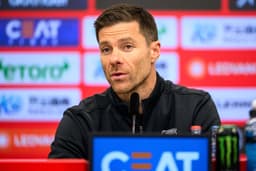 Bayer Leverkusen busca reverter situação contra Bayern