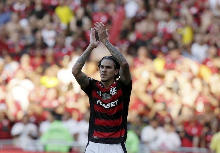 Torcida lota o Maracanã durante vitória do Flamengo sobre o adversário paulista. Reprodução: Globo