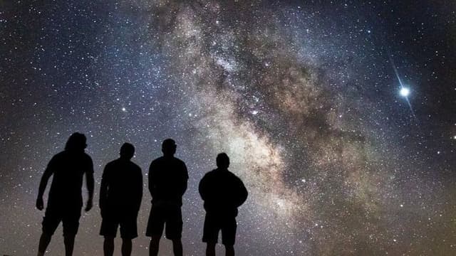 Astrofotógrafo captura 10 corpos celestes em foto