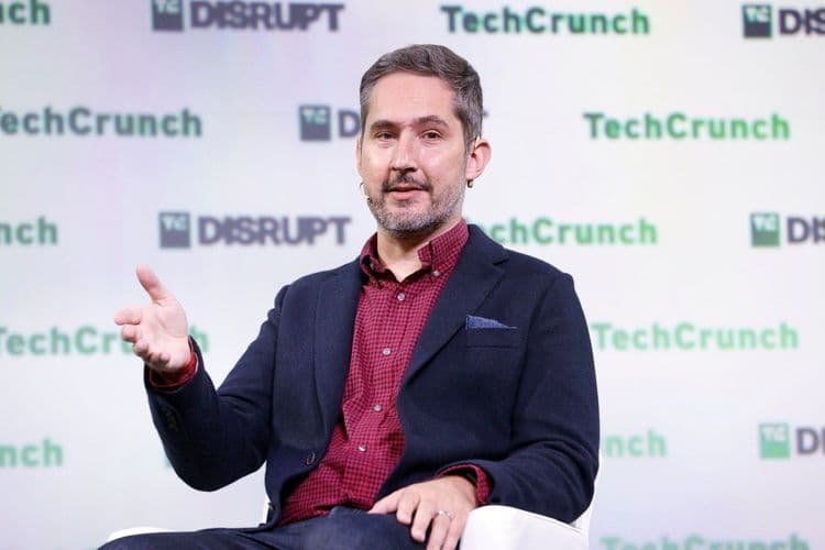 Kevin Systrom critica abordagem excessiva de empresas de IA para aumentar engajamento. Reprodução: TechCrunch
