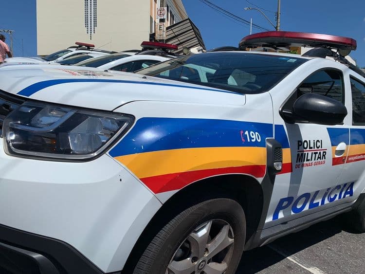 Mulher é atropelada pelo ex-companheiro após ser atacada com facão em Carmo do Rio Claro.; Reprodução: Globo