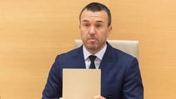 Susana Camarero, vice-presidente da Generalitat, afirma que todas as pessoas que apertaram o botão de teleassistência receberam atendimento. Reprodução: El País