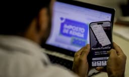 Receita Federal libera consulta ao 3º lote de restituição do Imposto de Renda. Reprodução: Agência Brasil