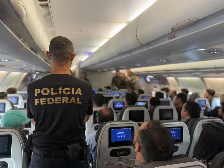 Itamaraty solicita esclarecimentos sobre deportações de brasileiros