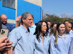 Governador Tarcísio de Freitas se pronuncia sobre investigações envolvendo Bolsonaro durante Caravana 3D em Marília. Reprodução: TV TEM