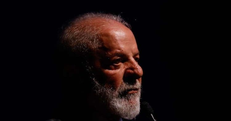 Lula Acusa Bolsonaro de Tentativa de Golpe e Réus Envolvidos