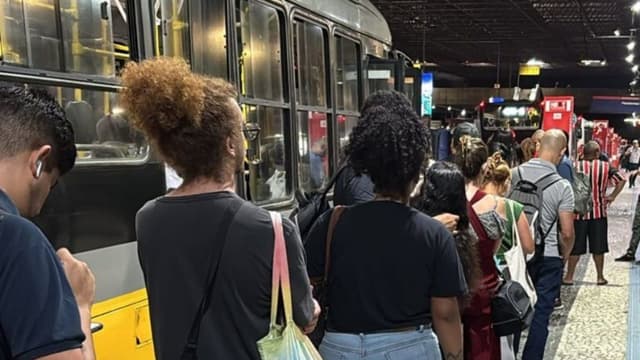 Nova reorganização de linhas de ônibus promete aumentar a oferta e reduzir intervalos.; Reprodução: iG