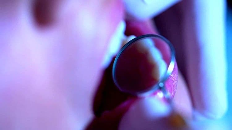 Professora presa por ameaçar dentista na internet
