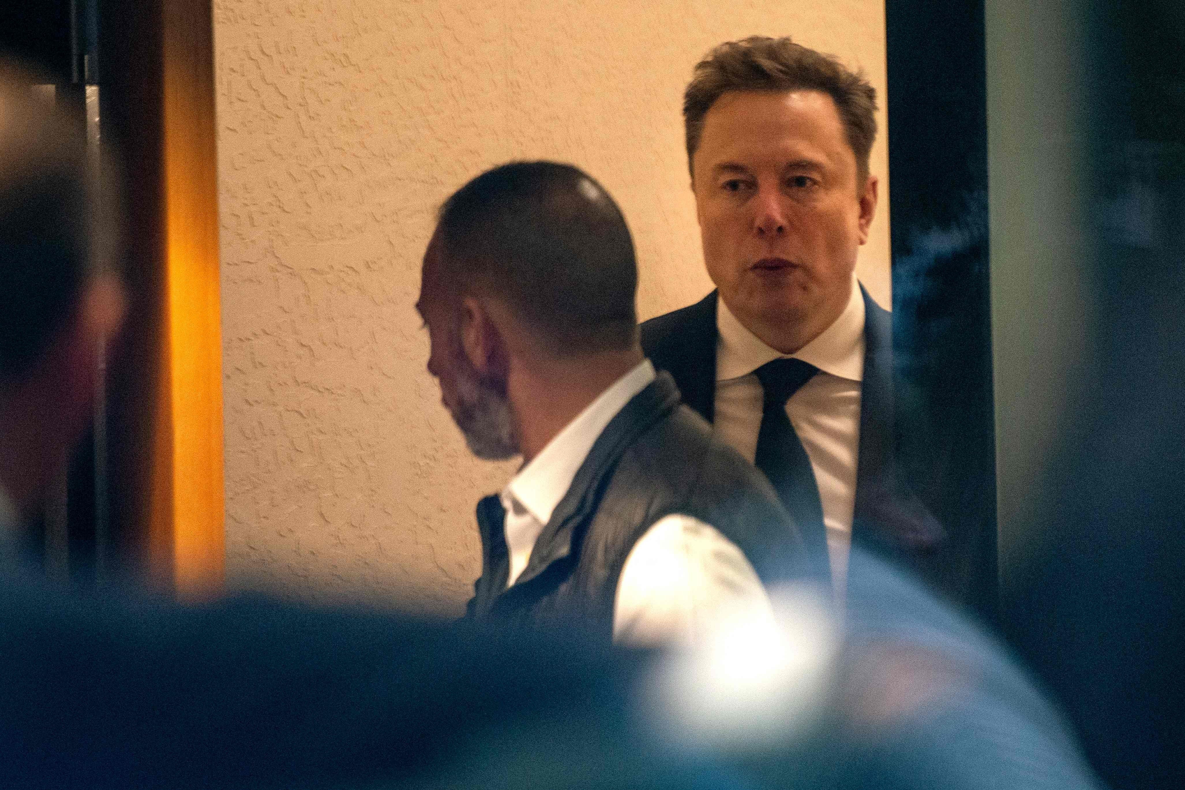 Elon Musk depõe em tribunal na Califórnia em disputa contra OpenAI de Sam Altman