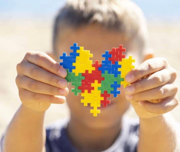 Cresce o número de jovens e adultos diagnosticados com Transtorno do Espectro Autista (TEA). Legenda da imagem. Reprodução: Globo