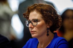 Deputada Carla Zambelli anuncia saída do Brasil antes de julgamento no STF. Reprodução: O Globo