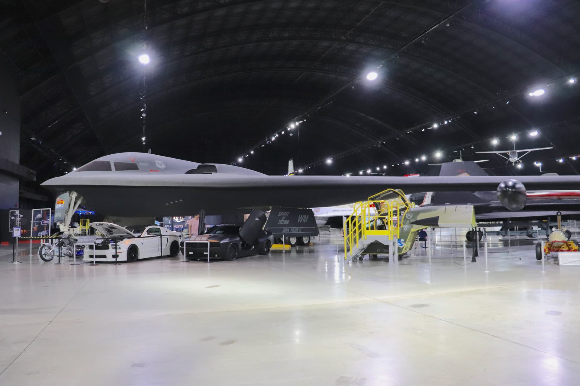 B-2 Spirit stealth bomber em exibição no Museu Nacional da Força Aérea dos EUA. Legenda da imagem. Reprodução: Business Insider