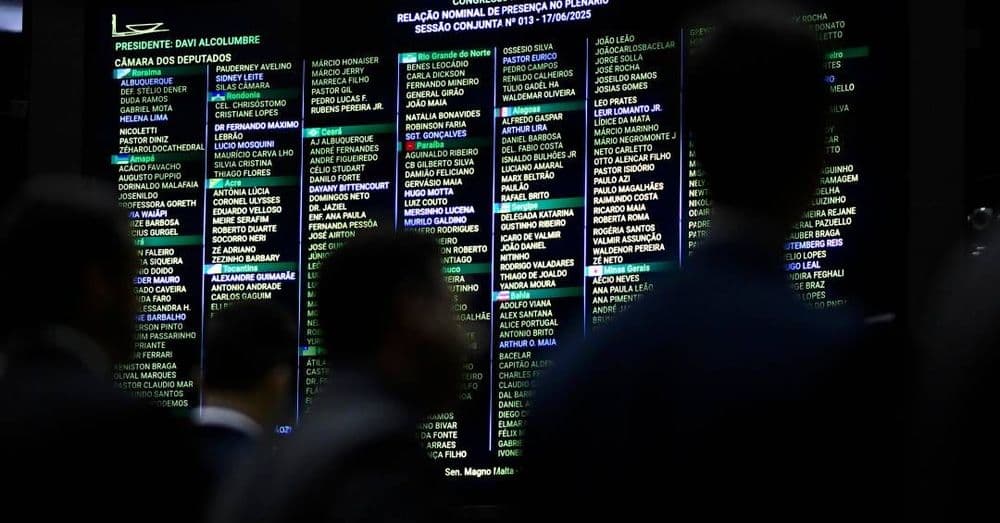 Parlamentares aprovam aumento de 9% na conta de luz, prejudicando consumidores. Reprodução: Veja.