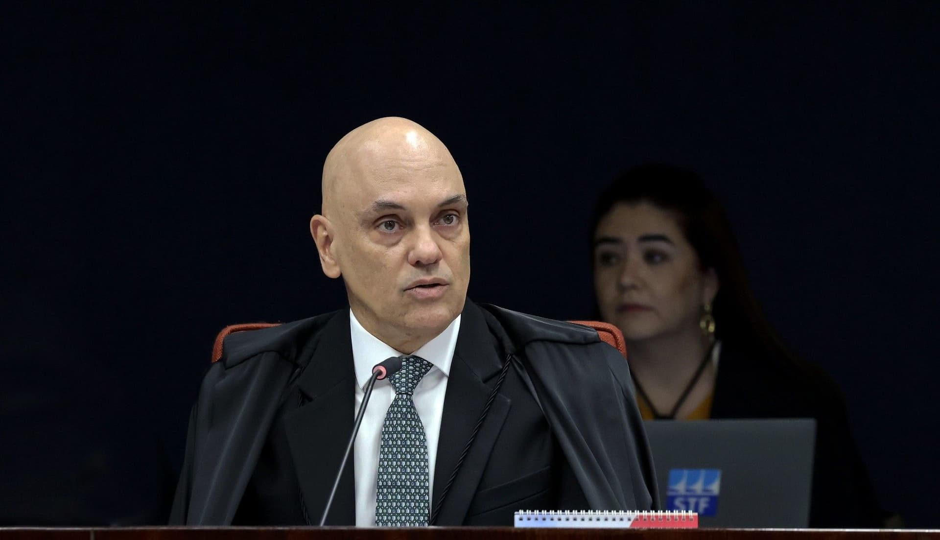 Moraes reúne-se com autoridades do Rio para discutir operação nas favelas. Legenda da imagem. Reprodução: Retorno do item 11