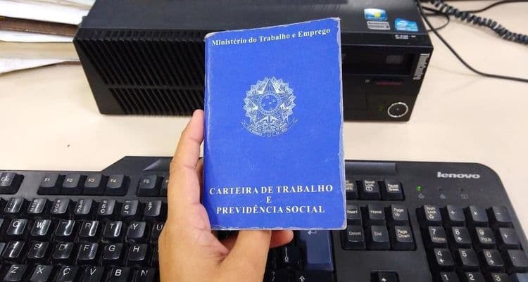 Taxa de desemprego em janeiro atinge 6,5%