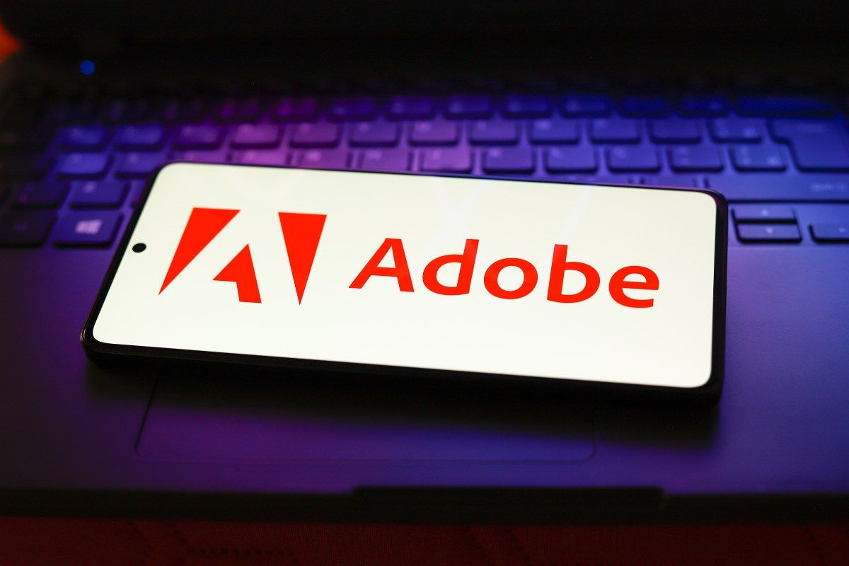 Adobe enfrenta ação por uso de obras no treino de IA.. Reprodução: Techcrunch