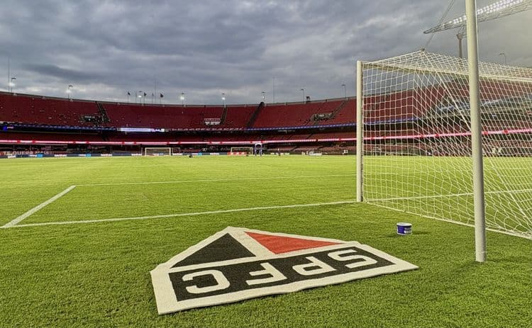 Imagem da partida entre equipes na segunda rodada da fase de grupos da Conmebol Libertadores. Reprodução: Globo