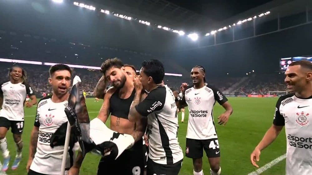 Corinthians vence Internacional de virada e agradece apoio da torcida após derrota no Maracanã. Reprodução: Globo