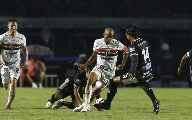 Jogadores do São Paulo comemoram vitória contra o Primavera em casa. Reprodução: Esporte