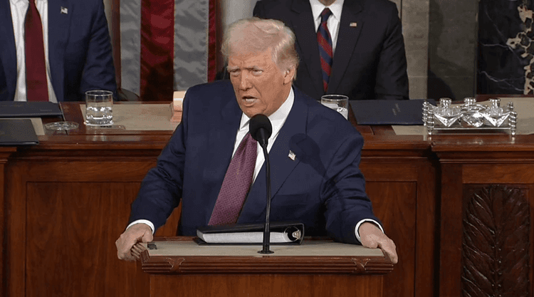 Trump ameaça demitir funcionários federais descontentes