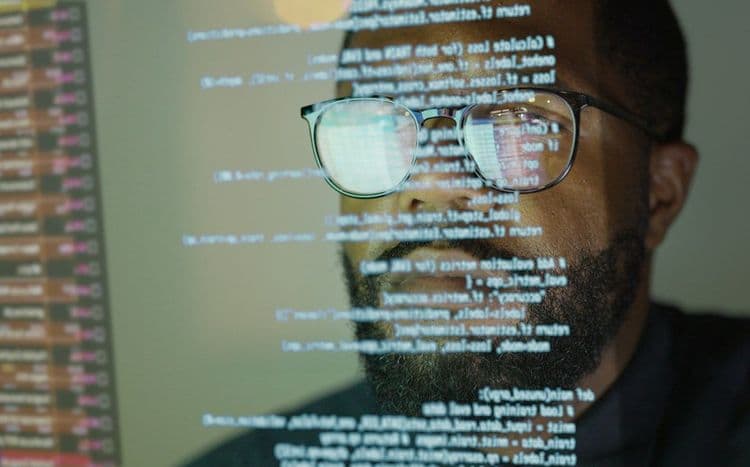 Startup Windsurf anuncia redução nos preços de seu assistente de programação com promessas de economia significativa aos usuários. Reprodução: TechCrunch